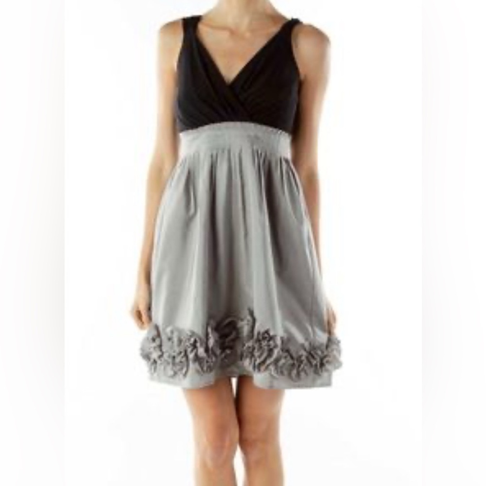 Nightway Collections Dress Womens Gray Black Mini Ruffle A-Line V-Neck size 6
